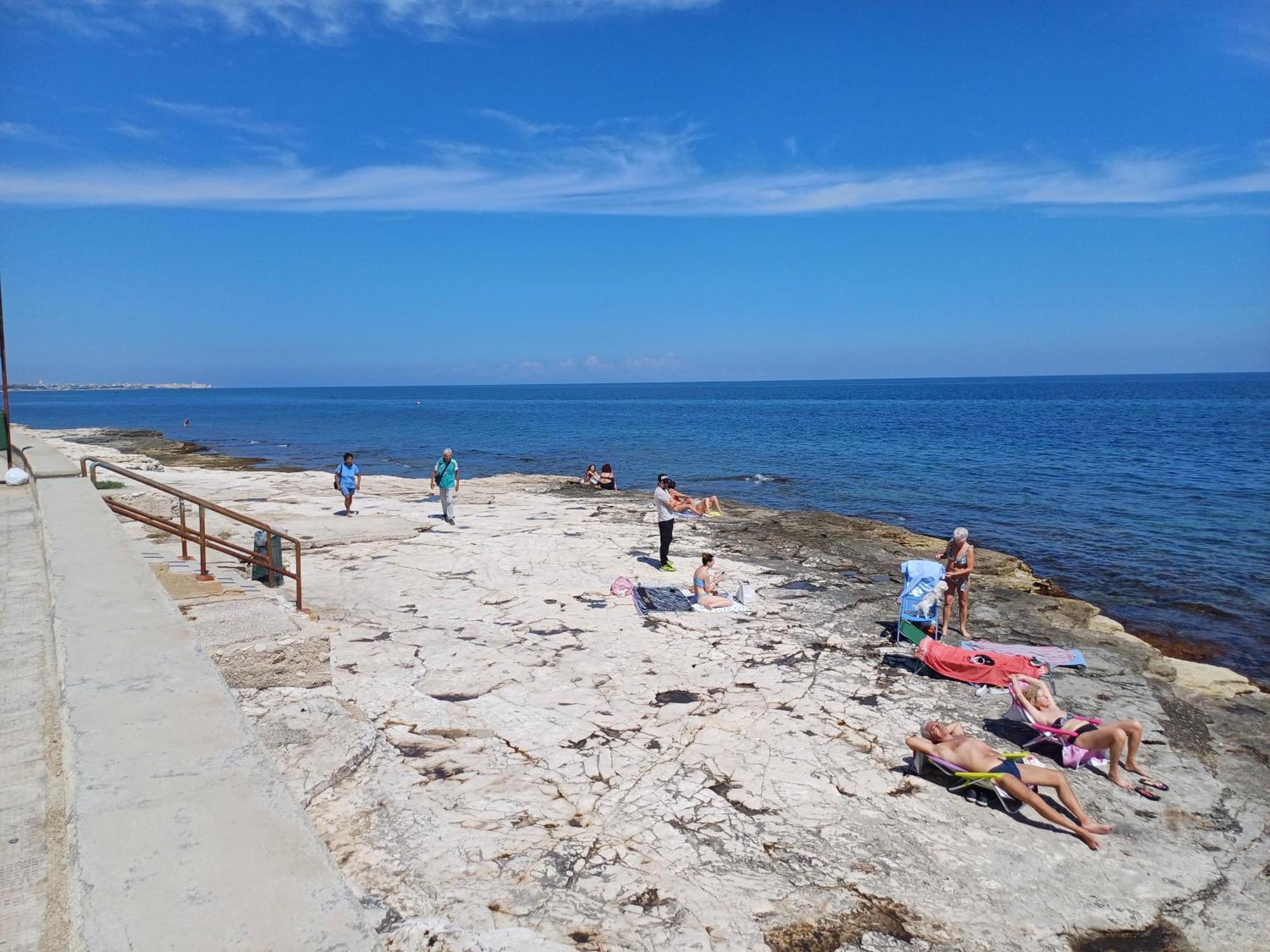 Yume Beach Bari Bagian luar foto